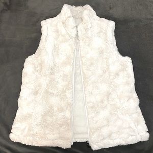 Women’s Reversible Furry Vest Size Small